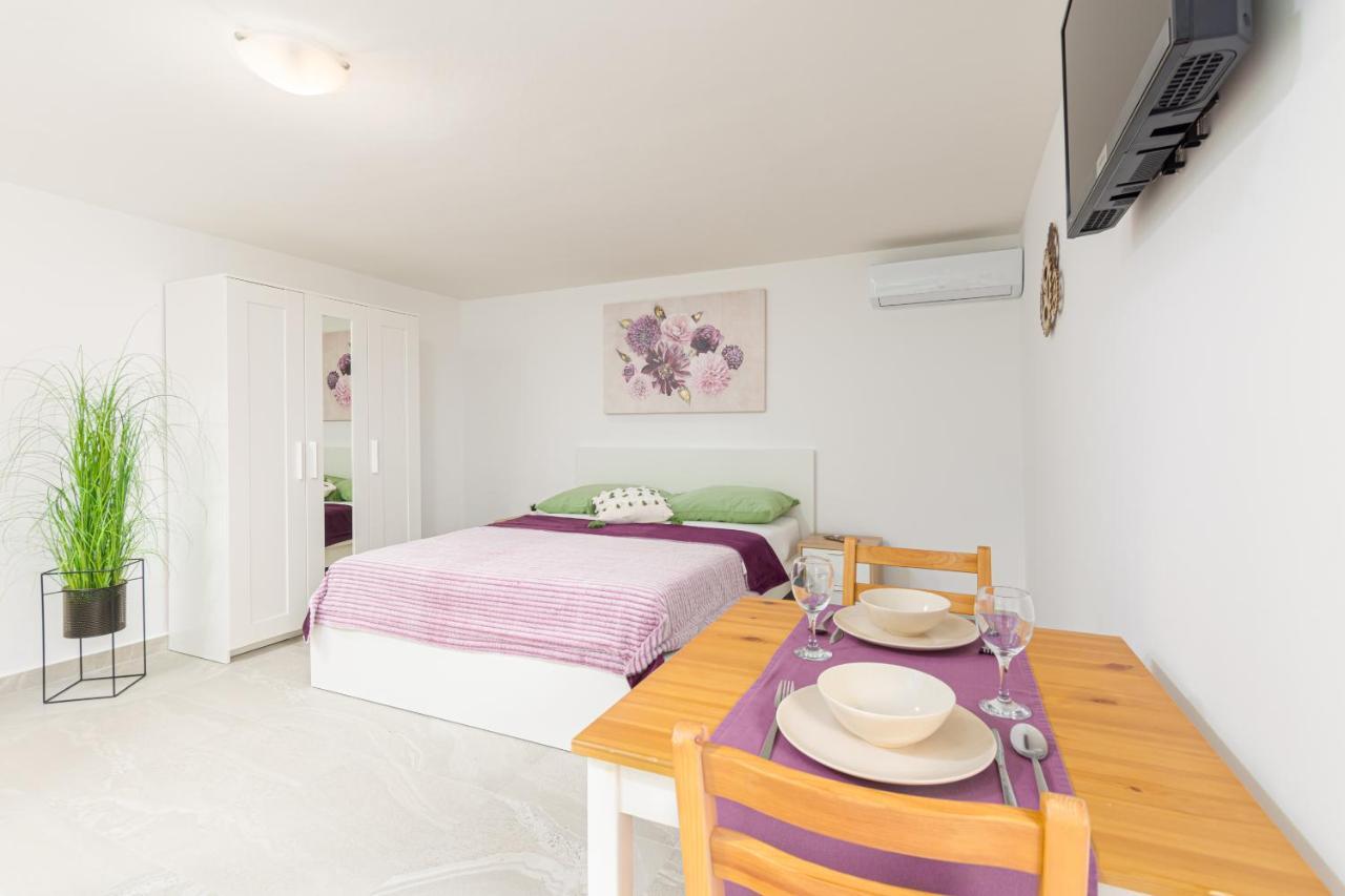Studio Apartment Mali Medulin Exterior photo