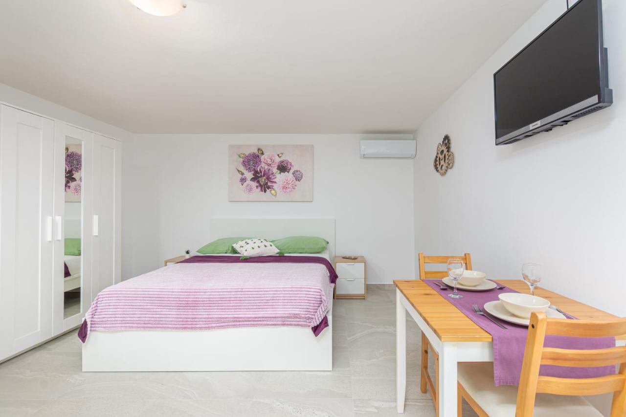 Studio Apartment Mali Medulin Exterior photo